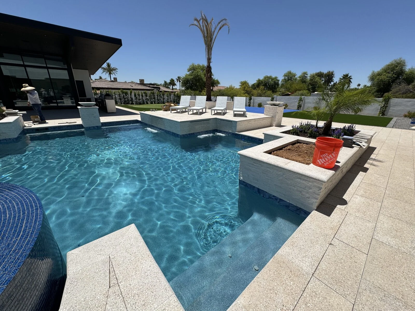 Custom pool and spa built by Sun America Pools & Spas in Phoenix, AZ