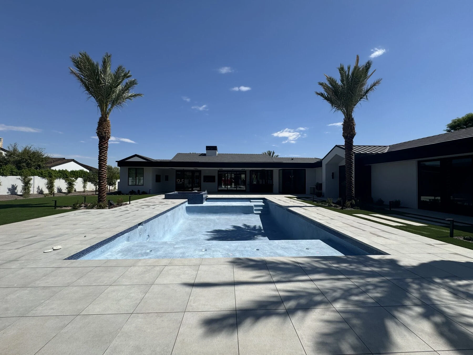 Custom infinity edge pool built by Sun America Pools & Spas in Scottsdale, AZ