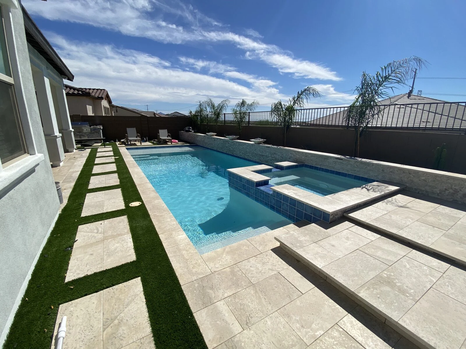 Pool and outdoor living space built by Sun America Pools & Spas in Phoenix, AZ